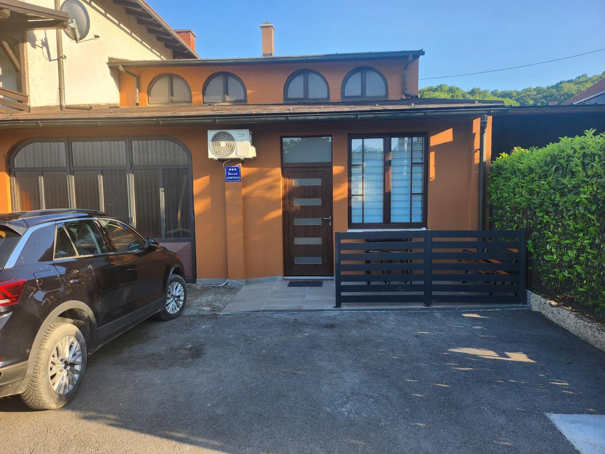 Studio Apartman Borlin Karlovac Bagian luar foto